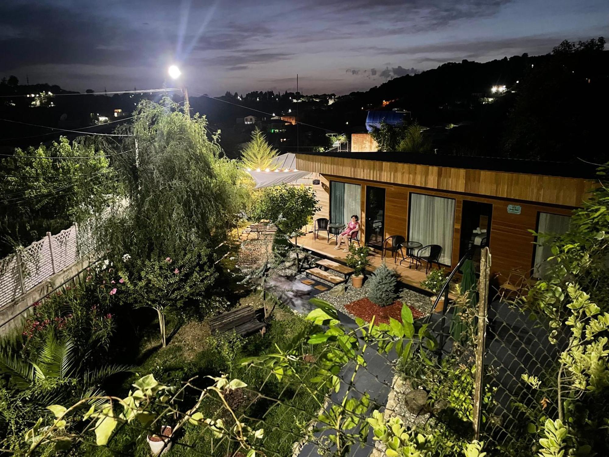 Garden Rooms In クタイシ エクステリア 写真