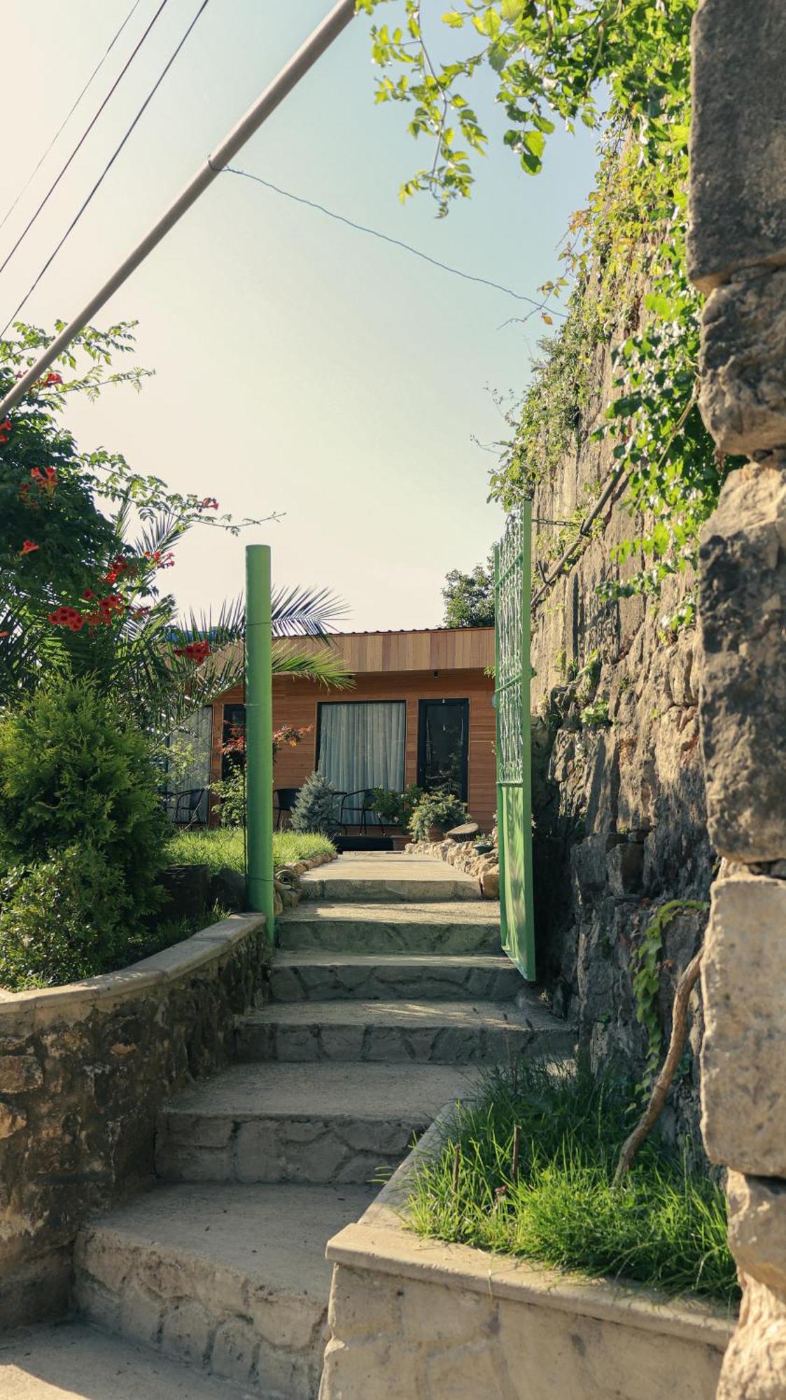 Garden Rooms In クタイシ エクステリア 写真