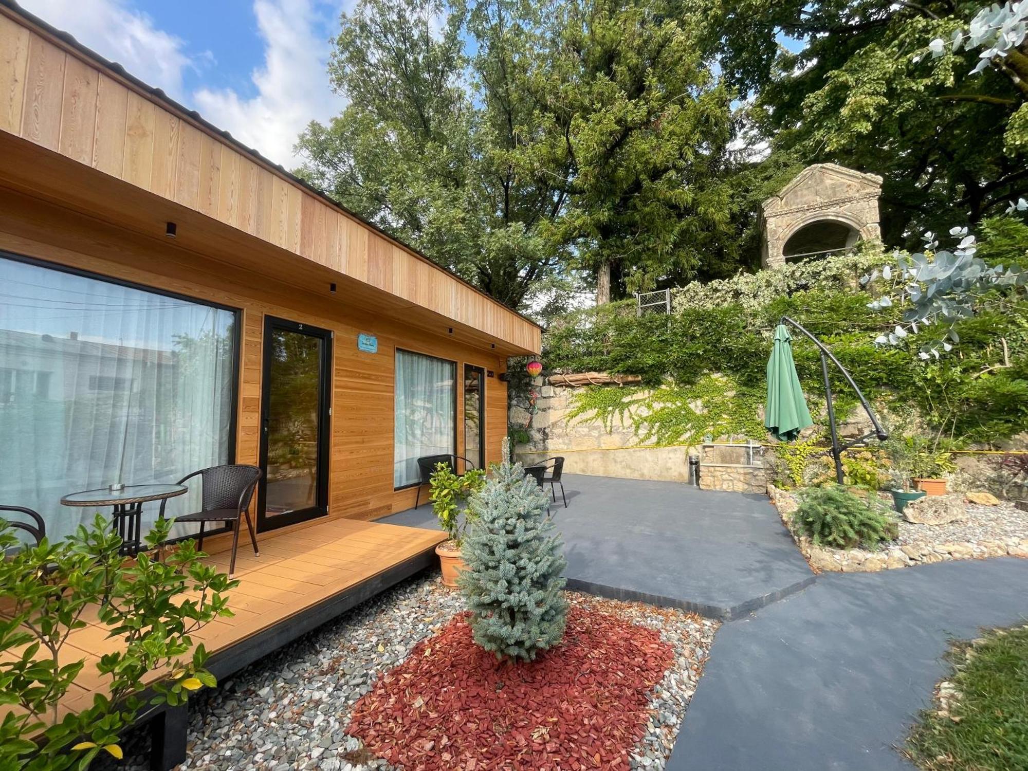 Garden Rooms In クタイシ エクステリア 写真